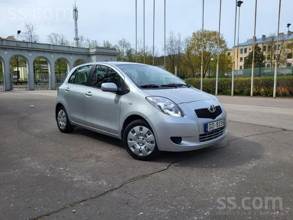 Toyota Toyota Yaris 1.3 benzins, automāts. Jauna TA līdz 