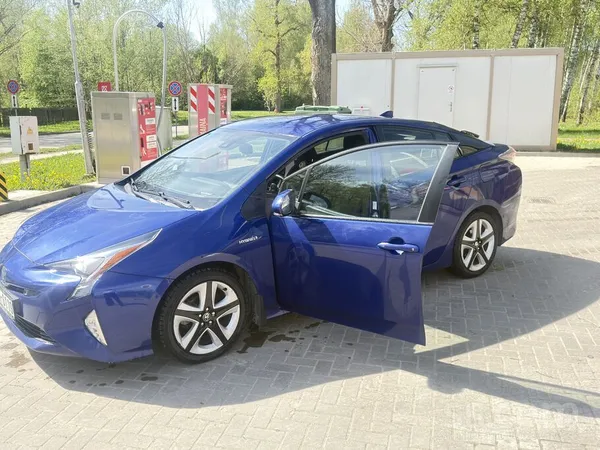 Продам Toyota Prius 2016 года

 Пробег: 150 000 км
 Привезена из Норвегии