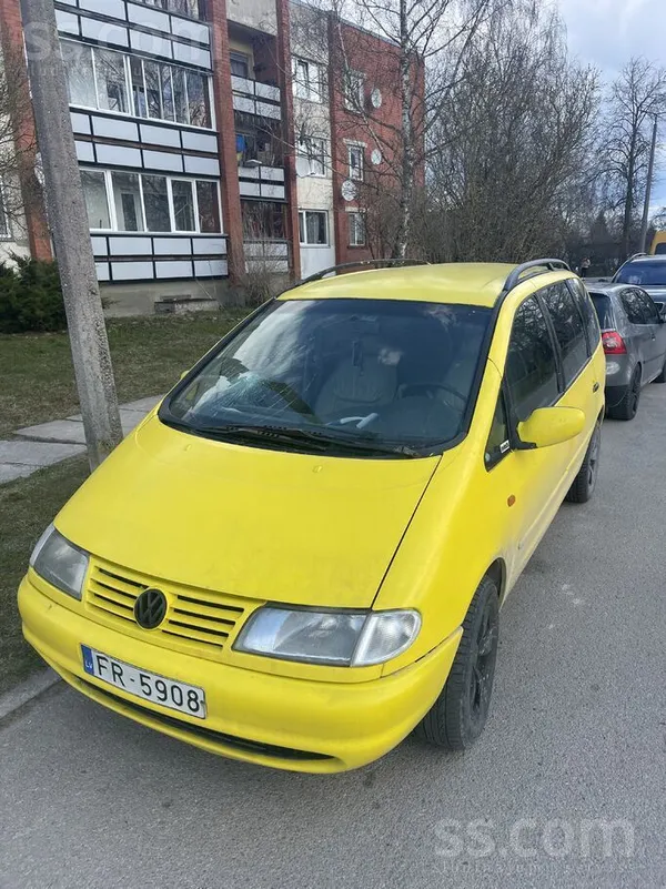 Auto ar jaunu skati. 
Jau sataisits -
Sliekšņi
Zobsikna mainita 40k atpak