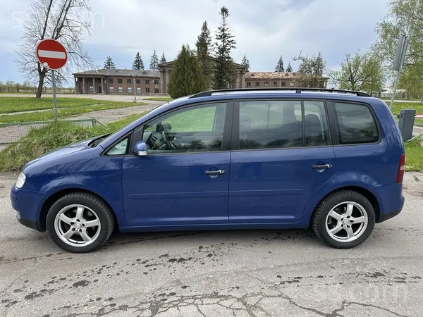 Pārdod WV Touran labā stāvoklī. 
Kopš 2005. gada automašīnai bijuši tikai 2