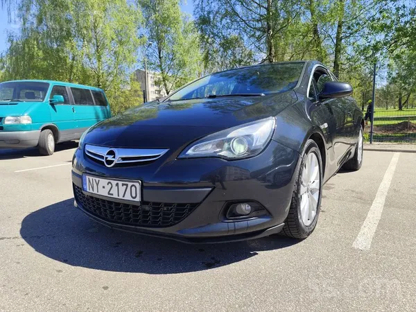 Opel Opel Astra Gtc (coupe) ar uzticamo un ekonomisko 1