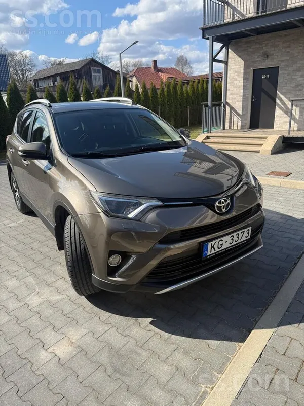 Pārdodu labā tehniskā un vizuālā stāvoklī esošu Toyota Rav4. Automašīna ir p