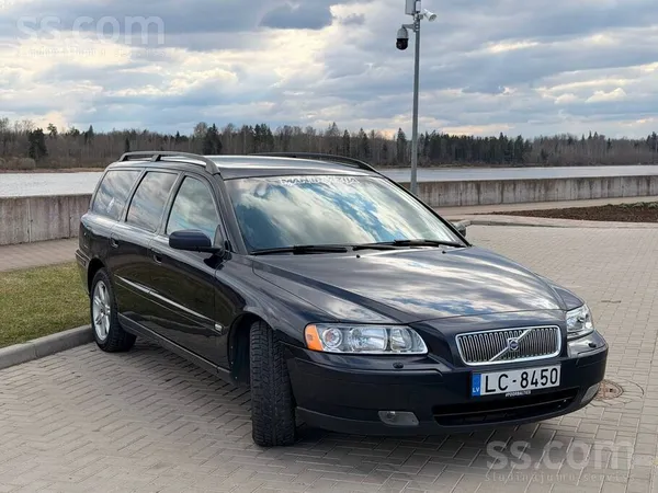 Volvo Pārdodu uzticamu un komfortablu Volvo V70 (2005. g