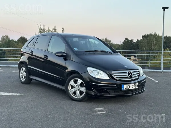 Mercedes Benz B200 80kw. Patēriņš trasē- 4l/100km, pilsētā 6-7l. 
Tehniski
