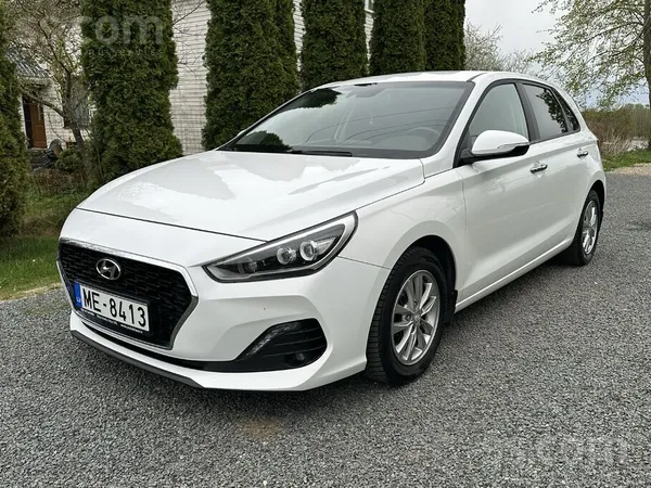 Pārdodu Hyundai i30, 1.4 benzīns 140Zs ar manuālo ātrumkārbu un labu komplek