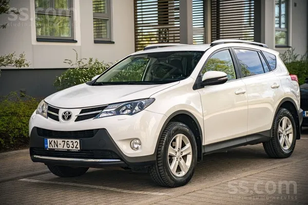 Toyota Pārdod Toyota Rav4 2.0 benzīns, 111 kw, automātisk
