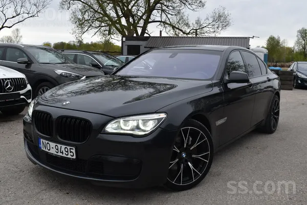 BMW 740D 3, 0L Dīzelis, 225kW, 06.2011 g. 

414 972 km

Automašīna aprīk