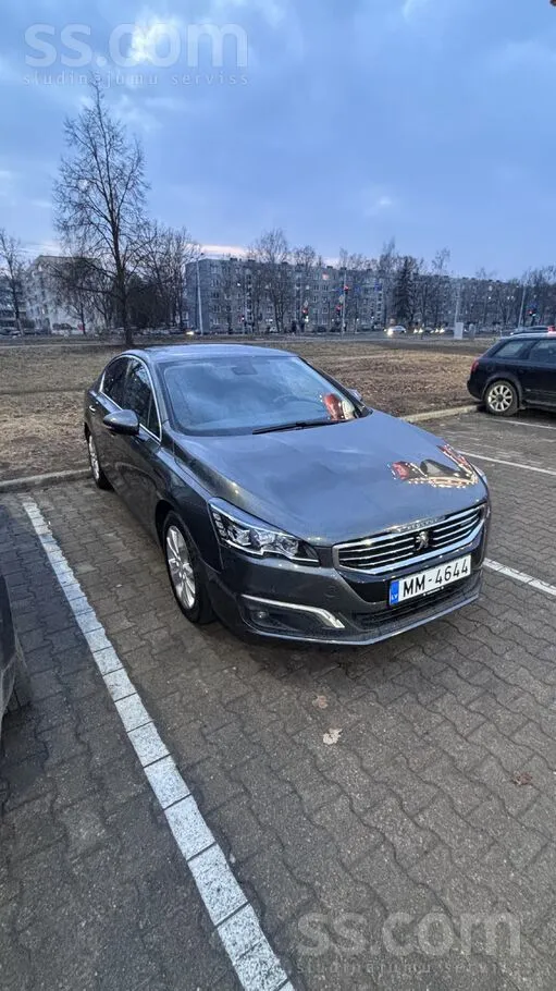 Срочно продается комфортный автомобиль в хорошем состоянии. Полная комплекта