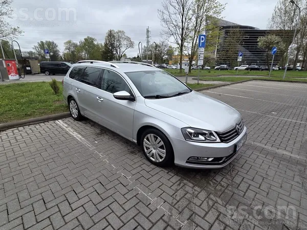Pārdodu uzticamu VW Passat B7. Ļoti laba komplektācija, braukt ir patīkami.