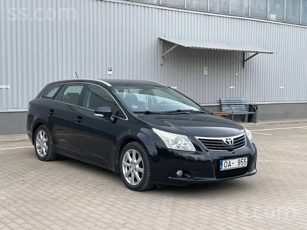 Продаётся Toyota Avensis, 2011 года выпуска, универсал. 
Двигатель 2.2 дизе