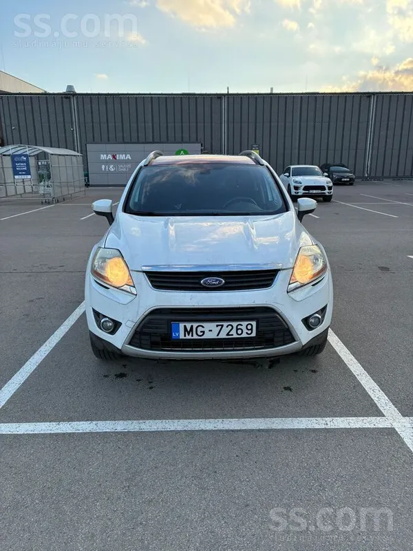 Pārdodu labi uzturētu Ford Kuga ar 2.0 l dīzeļa dzinēju. Auto ikdienā maz iz
