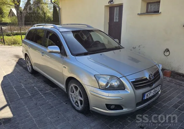 Pārdodu šo Toyota Avensis. 
Automašīna bez tehniskās pārbaudes, kādu laiku
