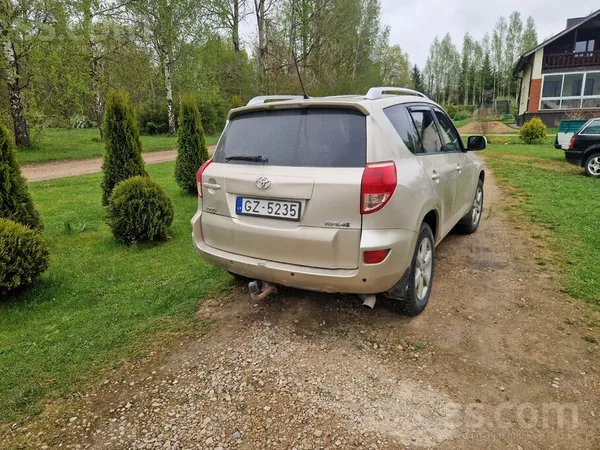 Toyota Tirgojas Rav4