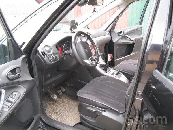 Ford Ideāls auto, labas riepas, kopts salons, nav rūsa.
