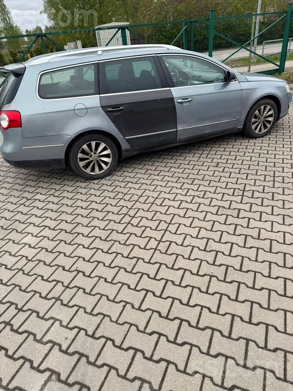 Pārdodu VW Passat Highline modelis
Daudz rūsa. tehniski normālā stāvoklī.
