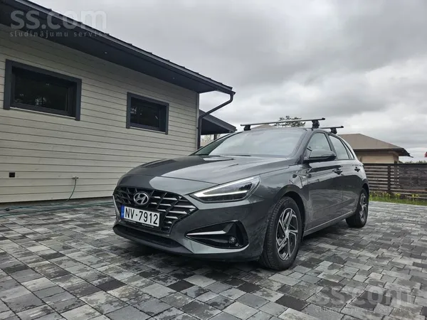 Pārdodam savu Hyundai i30 hečbeku ar 1.0 Mild Hybrid benzīna motoru un 7 pak