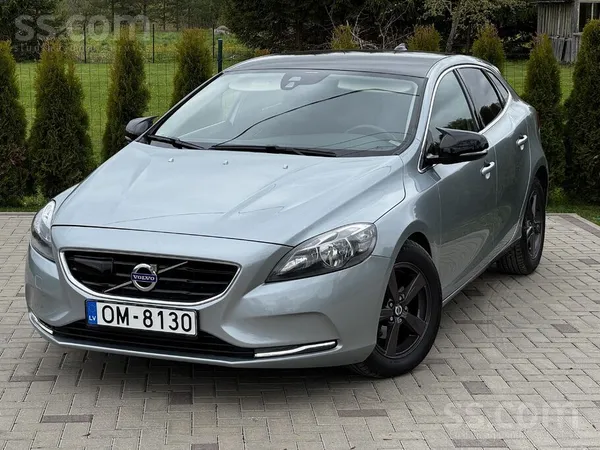 Volvo Tiek pārdots Volvo v40 D2 2012. gada izlaiduma ar 