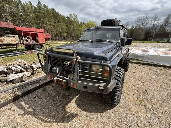 Pārdodu Nissan Patrol apvidus auto. Savulaik būvēts sacensībām. 
Motoram de
