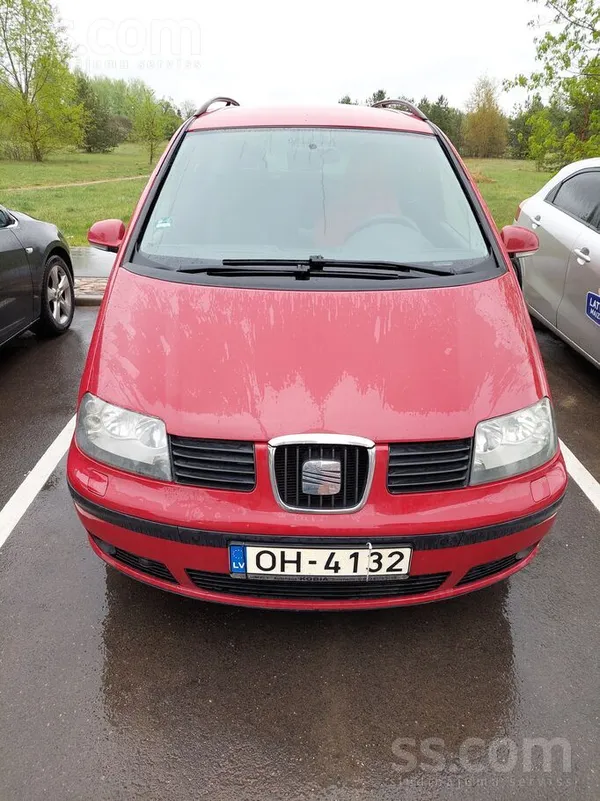 Продаю Seat Alhambra машина из Германии, в отличном состоянии, вложений не т