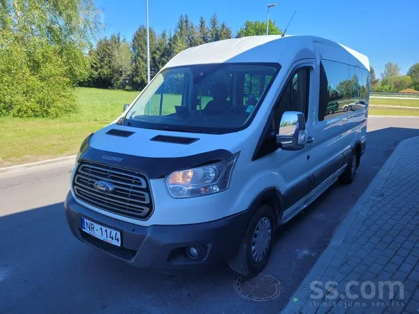 Продаю Ford Transit 2016 года выпуска - надежный пассажирский микроавтобус,