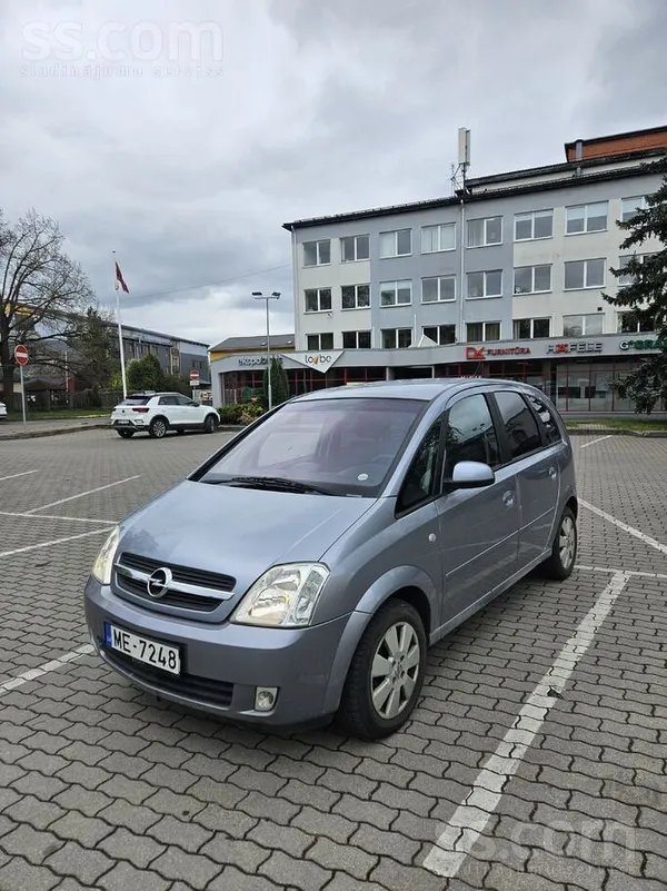 Opel Ekonomiska ietilpīga mašīna, labā tehniskā stāvokl
