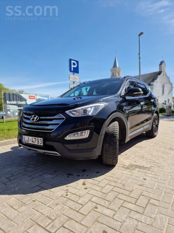 Pārdodu Hyundai Santa Fe. Automašīna ir ļoti labā vizuālā un tehniskā stāvok