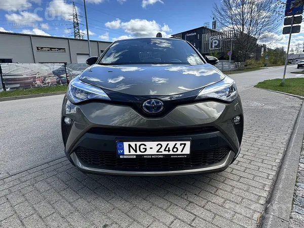 Toyota Uzņēmums pārdod lieliskā stāvoklī - Toyota C-Hr 20