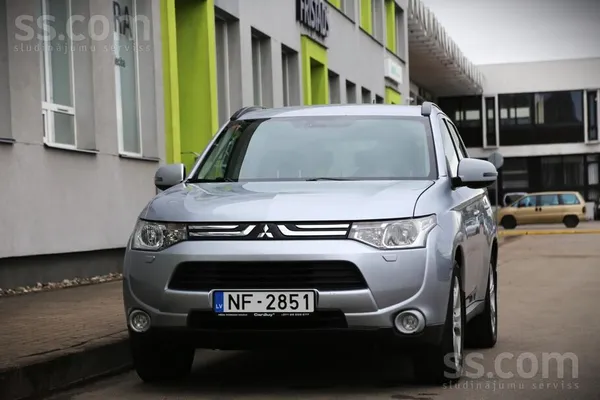 2.0B/110Kw, benzīns/gāze, automāts, 4x4.

-riepu spiediena kontrole, 
-pa