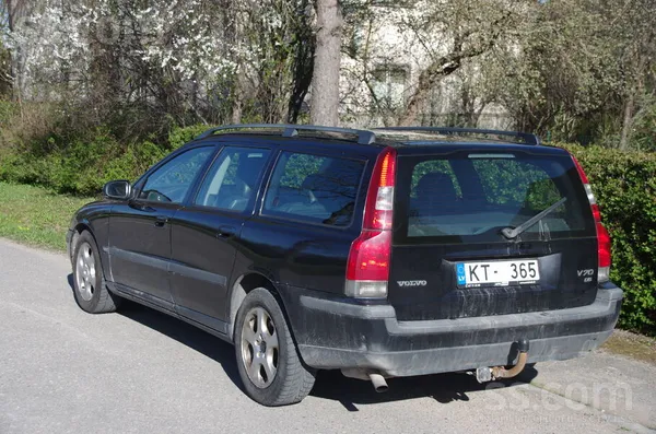 Pārdodu auto. Ir āķis. Motors, kārba, bremzes darbojas labi un pielec bez pr