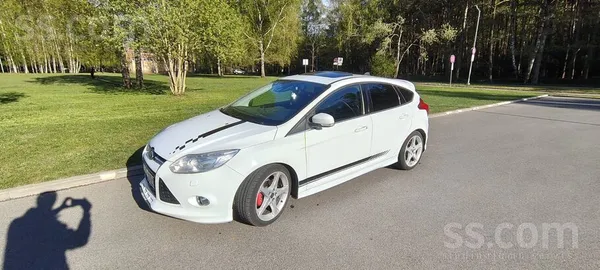 Ford Ford Focus Mk3 Titanium / ST style