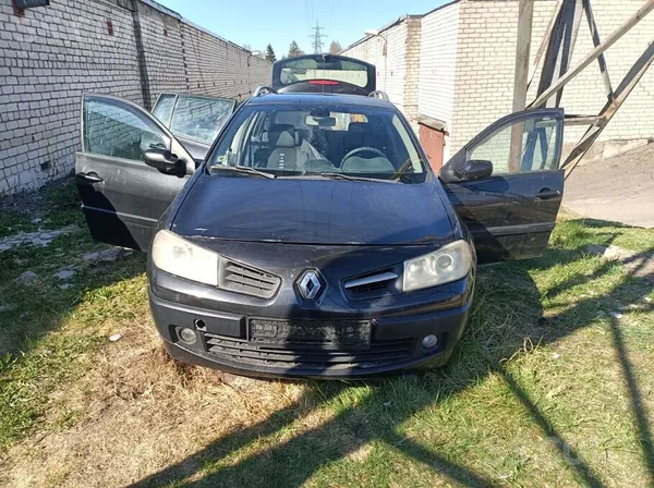 Pardodas vesela uz detaļam vai remontam. Dzinejs strada. Atrodas Rīga, Imant