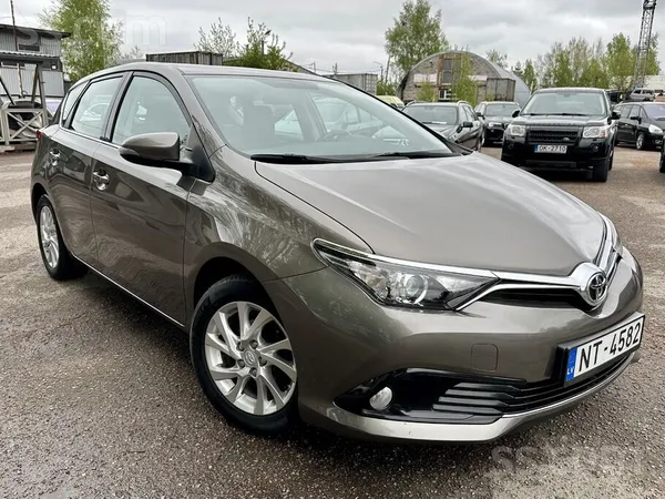 Toyota Toyota Auris 1.6i Active 97 kW (132 Zs)