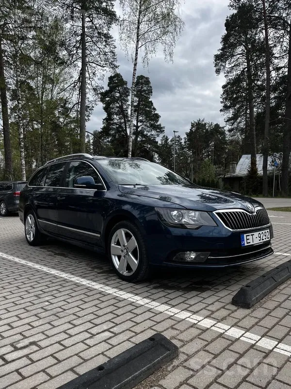 Pārdodu uzticamu un ietilpīgu ikdienas auto, mazs degvielas patēriņš pa šose