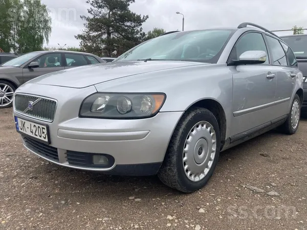 Volvo Pārdodam labi nokomplektētu Volvo V50. Pirmā reģis