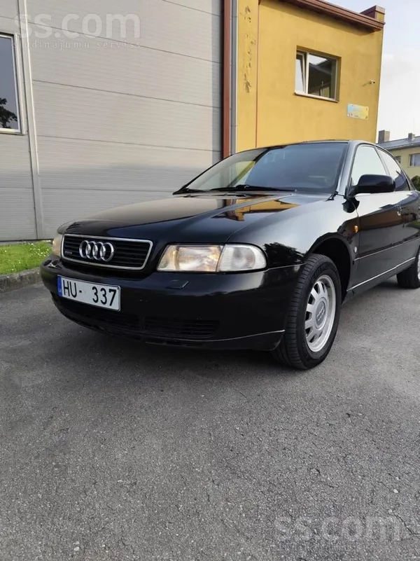 Audi Ar plānu maiņu tiek tirgots A4B5 quattro. Motors p