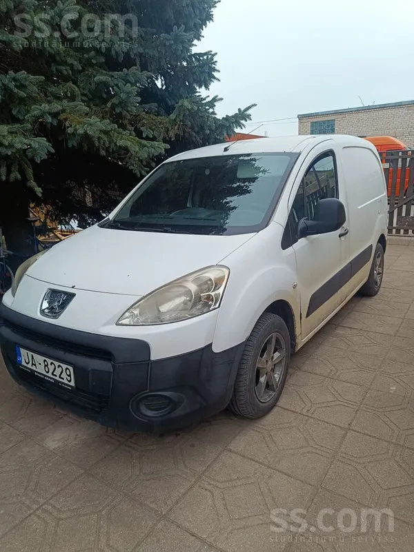 Peugeot Tirgojam laba ejošā kartība. Visas apkopes laicīgi