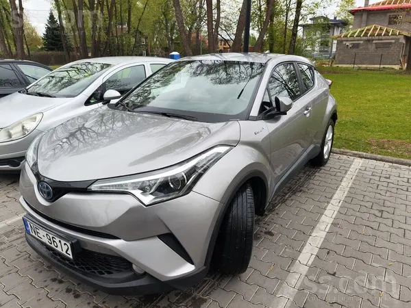 Toyota C-Hr Hybrid Style 1.8, 2018.g. – teicamā vizuālā un tehniskā stāvoklī