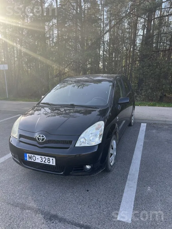 Toyota Pārdod Toyota corolla verso 2005 gada 2.0 dīzeli, 