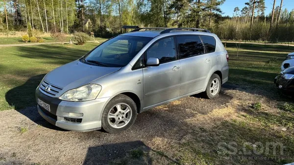 Pārdodas labs ģimenes auto, ziemā labi lec un silda, labas mischelin riepas,