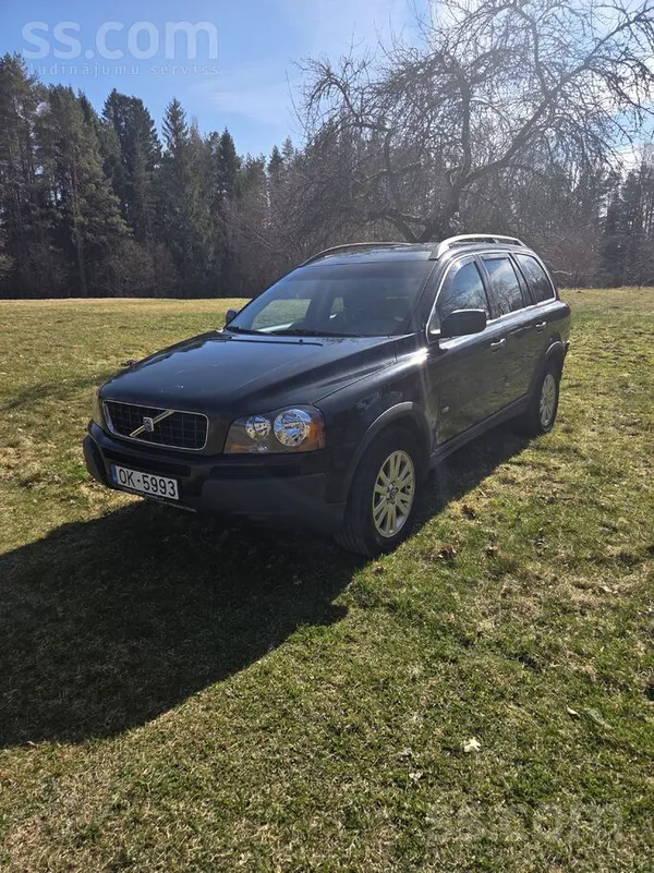 Volvo Pārdod ietilpīgu un uzticamu auto. Eļļas un filtri