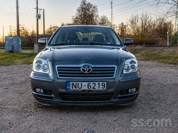 Toyota Pārdodu Toyota Avensis 2005. gada, ar uzticamo 2.2