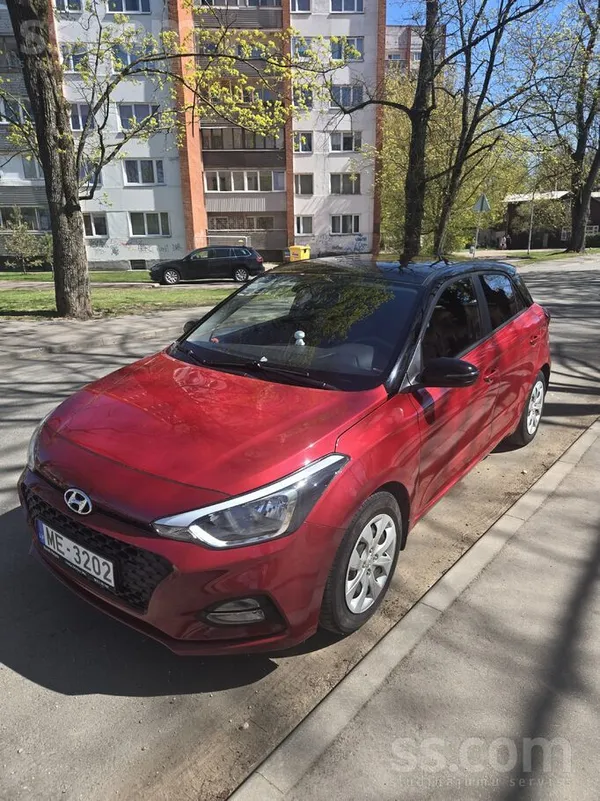 Pārdodu Hyundai i20, benzīns, 100 Zs, labā stāvoklī, līdzi dodu ziemas riepa