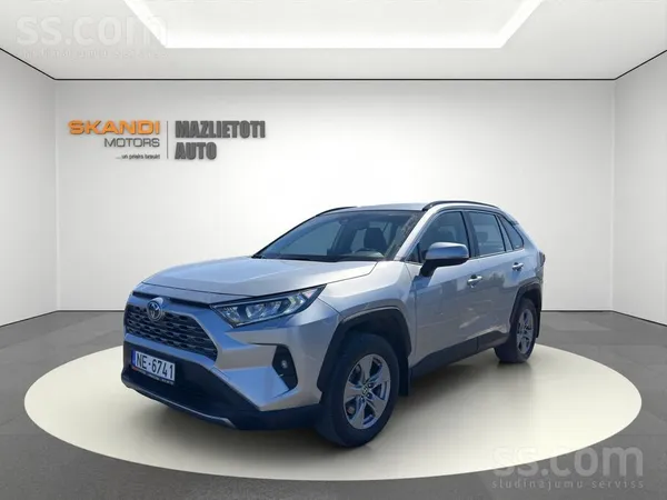Toyota Toyota Rav4 ar 2.5 Benzīna/elektro dzinēju un Auto