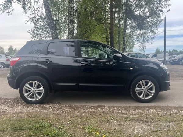 Nissan Auto tiko atvests no vacijas . Ļoti laba tehniska 