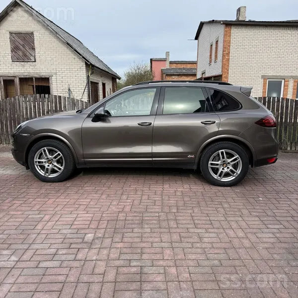Pārdod Porsche Cayenne, 2012. gada, 3.0 dīzelis ar 256 zirgiem. Ļoti ekonomi