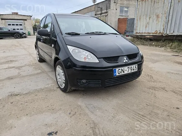 Colt 1.3 benzins-gaze
Borta dators
El. stikli
Klimata kontrole
Kondicion