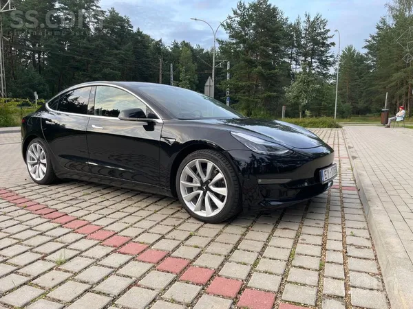 Tesla Model 3
Long Range 75kw
Dual Motor (pilnpiedziņa Awd)
340kw (455hp)
Premiu