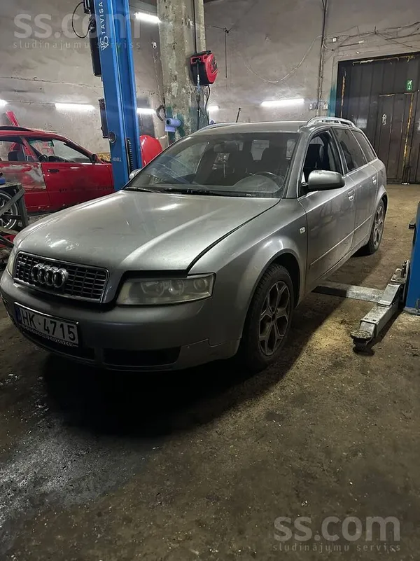 Audi Pārdodas audi a4 b6 2.5tdi 132kw automats quattro.