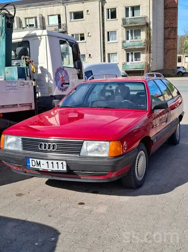 Automašīna nav tikko no Vācijas. 25 gadus viens saimnieks, kopts un labi uzt