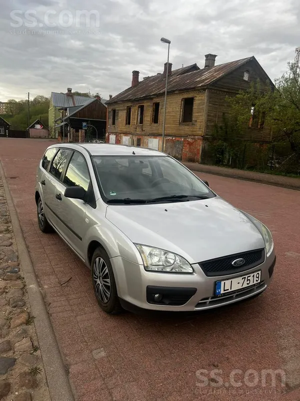 Ford Машина в хорошем техническом состоянии, чистый и а